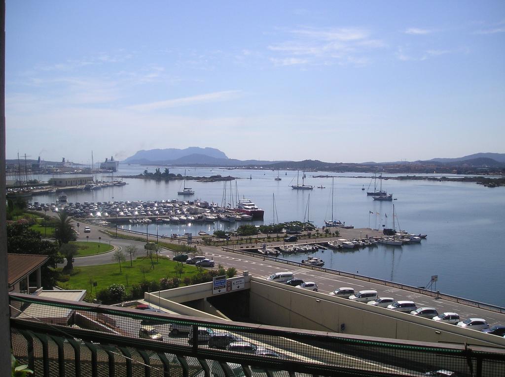 Via Genova Apartment Олбия Стая снимка